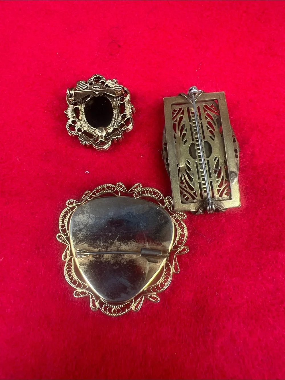 Vintage-Inspired Gold and Black Floral Brooch Set - Women Jewelry